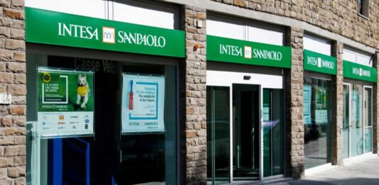 Intesa Sanpaolo è in down in queste ore: problemi ai servizi internet