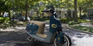 E-Moped 500: lo scooter elettrico dallo stile iconico