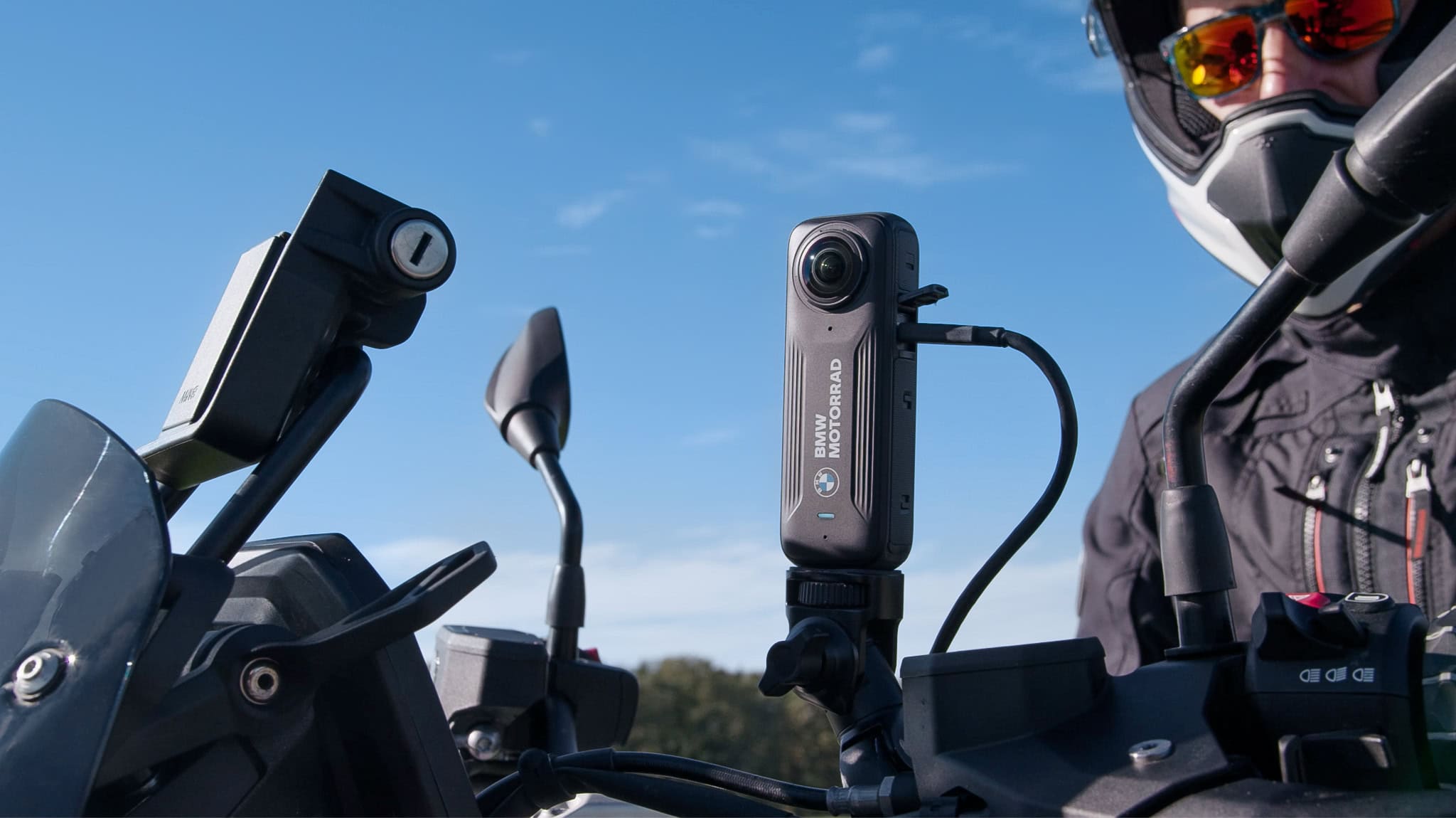 Insta360: ufficiale l'edizione X4 BMW Motorrad con nuove funzionalità