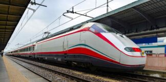 La mobilità ferroviaria in Italia è rimasta troppo indietro, ma ora il governo italiano sta cercando di rimediare con ingenti finanziamenti.