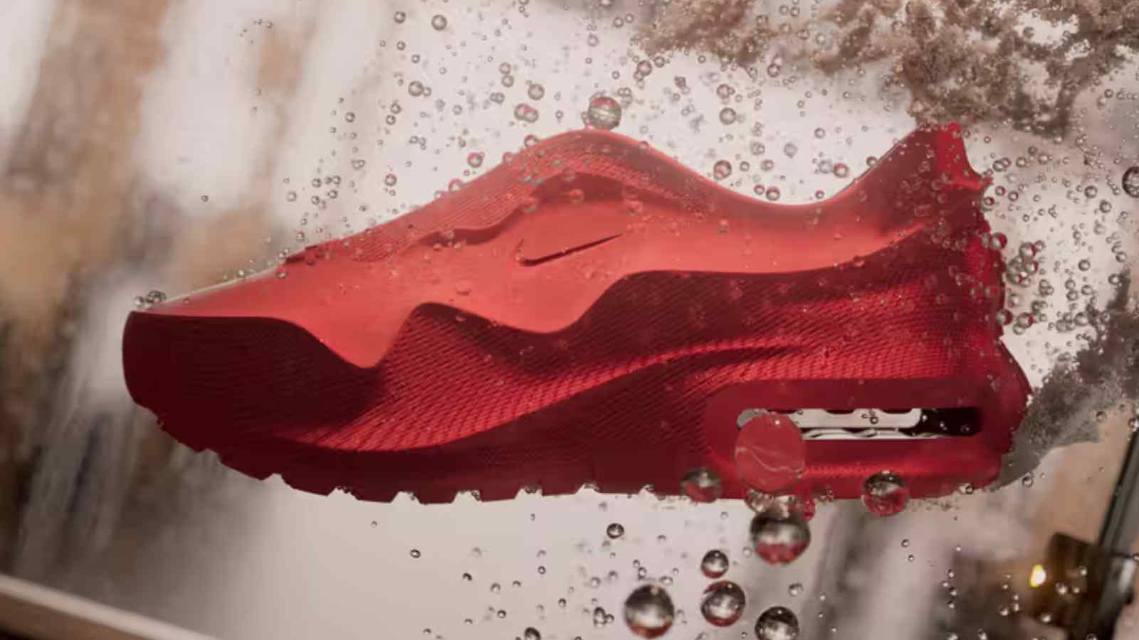 Nike lancia le suo nuove, innovative Air Max 1000, una versione contemporanea delle iconiche Air Max 1, stampate interamente in 3D.