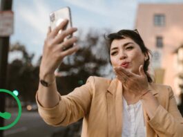 WhatsApp rinnova la sua veste grafica rendendo il suo design sempre più minimalista e funzionale per i suoi affezionati utenti.