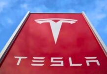 Tesla inaugura la sua prima "Giga-Refinery" per il litio